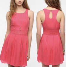KIMCHI BLUE Fiona Waist Coral Crochet Mini Dress Size 4