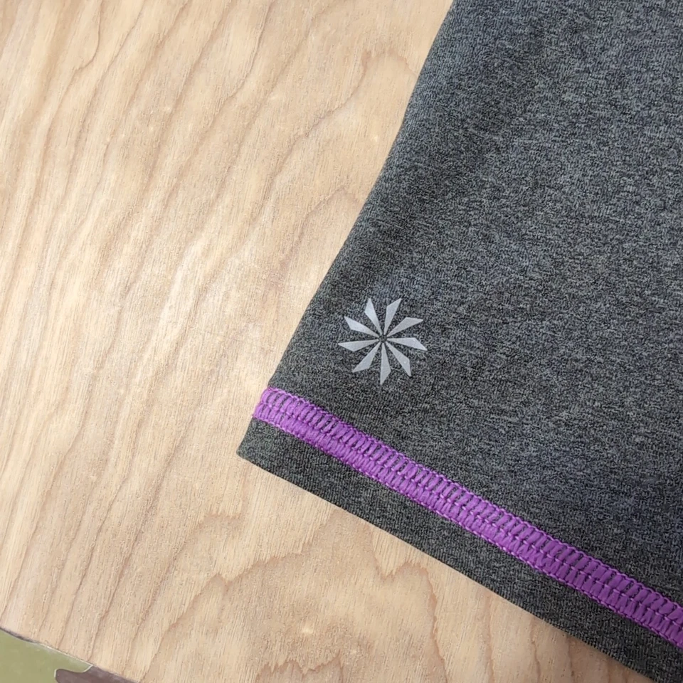 Camisa Athleta Mujer Activa Talla Pequeña Gris Púrpura Floral Bordada Manga Larga Foto 2 de 4