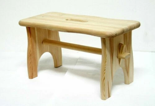 Sgabelli poggiapiedi in legno per bambini