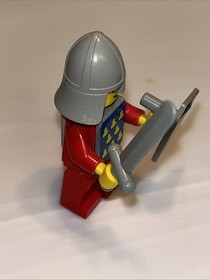 1978 Lego Classic 375 6075 Yellow Castle Red Knight Minifigure