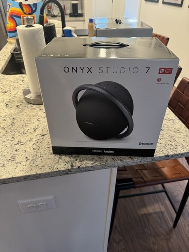 Harman Kardon Onyx Studio 7 Bluetooth Speaker - Black