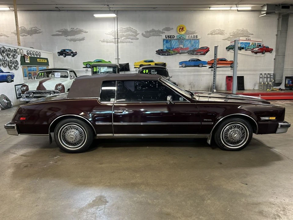 1985 Oldsmobile Toronado BROUGHAM - Image 4 of 4