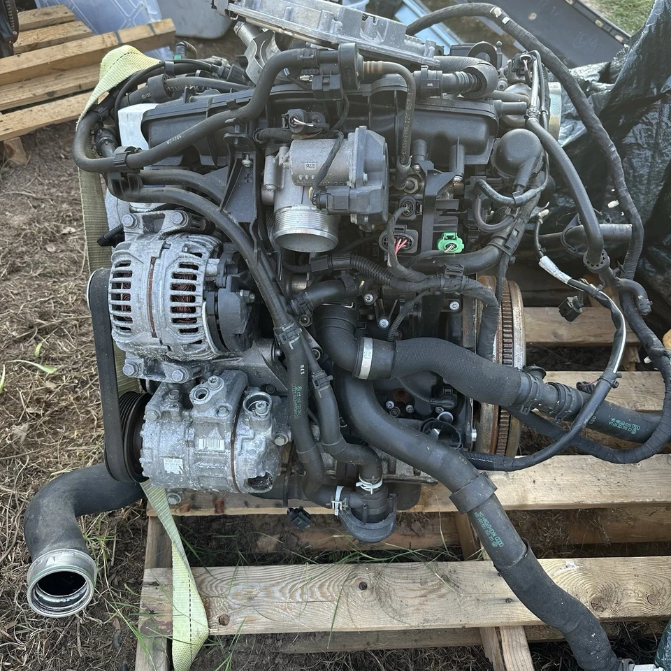 Volkswagen Golf GTI 2012-2013 2,0 L motor de gasolina turboalimentado OEM Foto 3 de 4