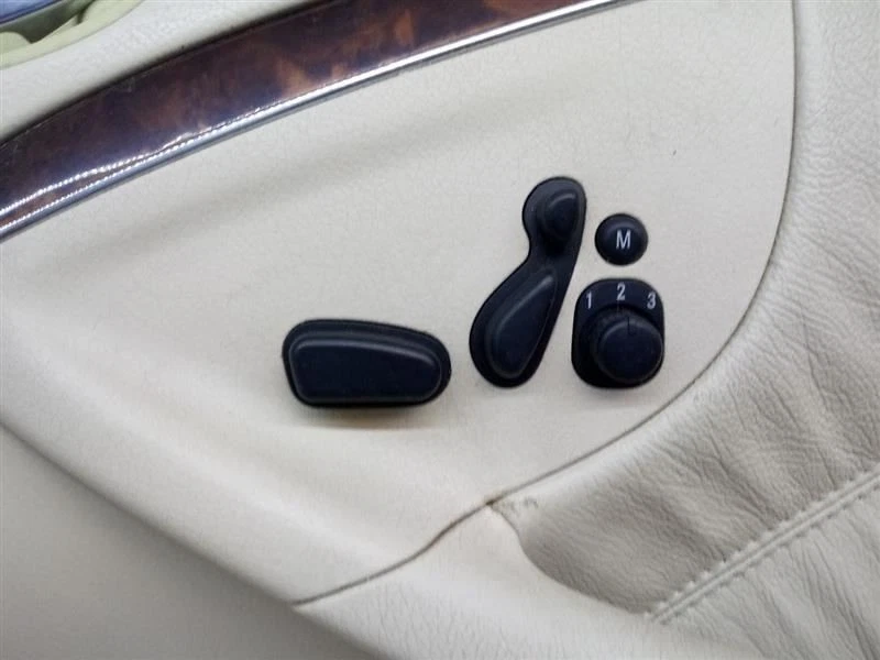 2004 05 06 07 08 2009 Mercedes-Benz CLK350 Right Passenger Front Interior Door P - Image 4 of 4