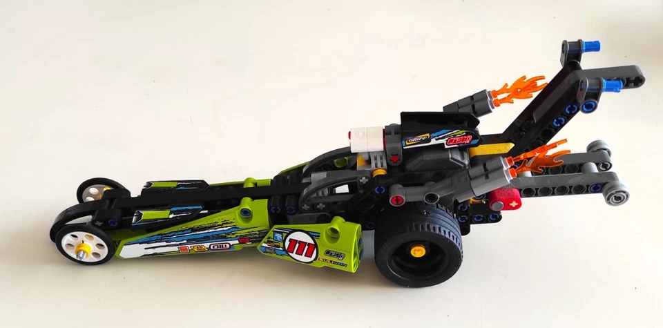 LEGO Technic 42103 Dragster, photo 1 sur 5