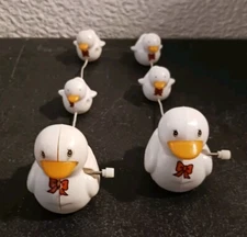 2 Vintage Wind-up Toys Duck With Ducklings Plastic Pair Working