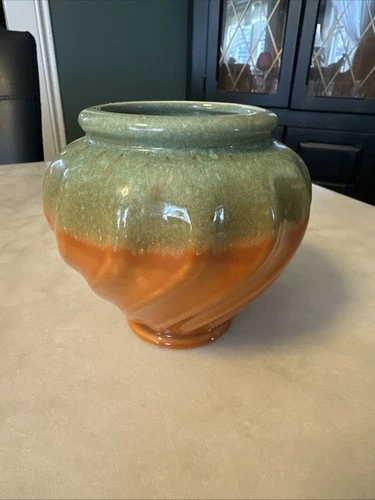 Vintage Hull Pottery Tangerine Green Swirl Urn Vase #801 - Tiny Chip
