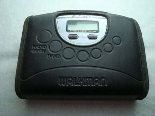 SONY WALKMAN WM-FX251 vintage radio cassette player in original leather case