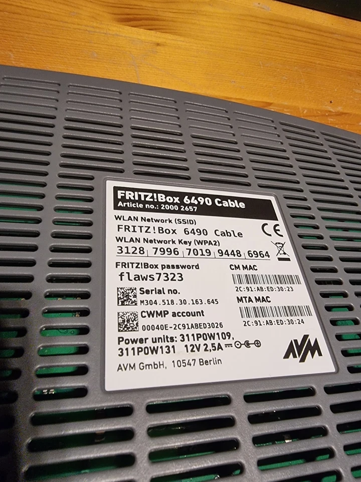 AVM FRITZ!Box 6490 Cable WLAN AC + N WLAN Router Kabelmodem VoIP DECT - Bild 2 von 4