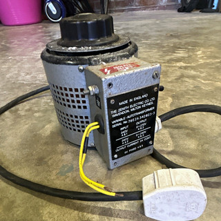Zenith Electric Variable Autotransformer 240V In 0 270V Out 2A Type G Plug