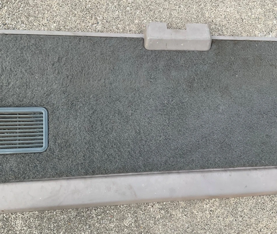 Cubierta interior escotilla trasera gris Jeep Cherokee XJ 84-96 Foto 3 de 4