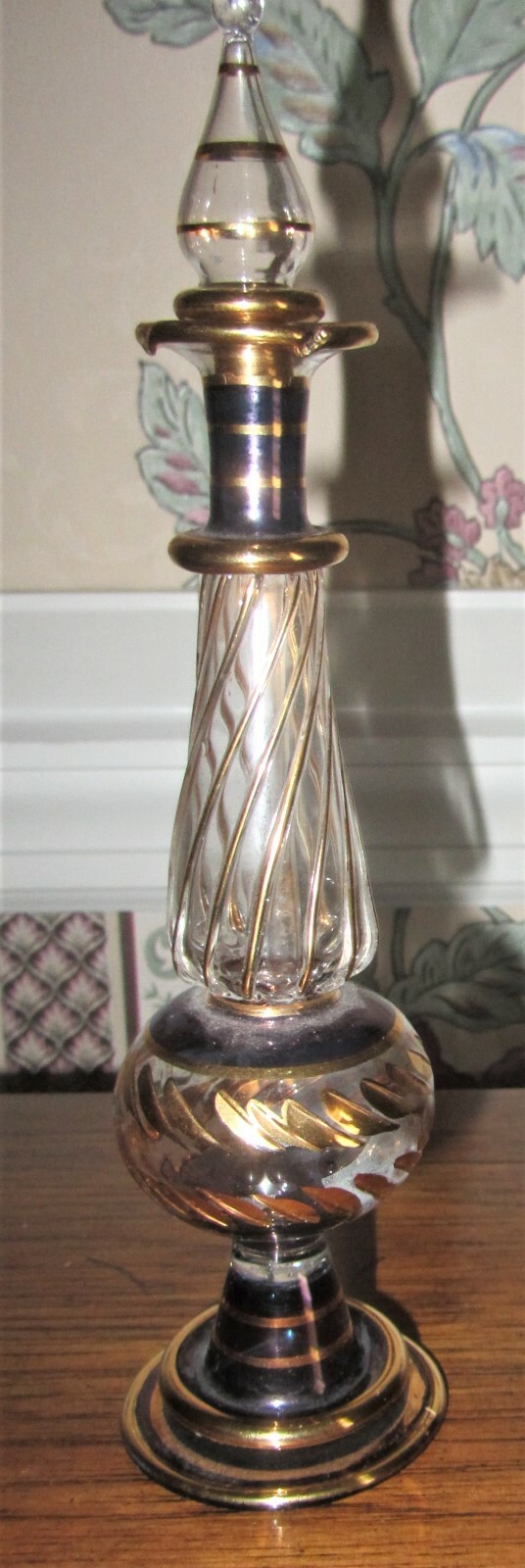 TALL MIDDLE EASTERN STYLE GLASS PERFUME BOTTLE; PURPLE GOLD W APPLICATOR