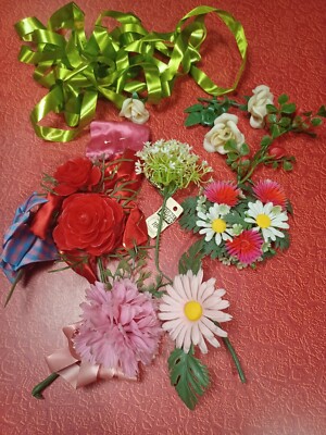 True VTG Mid-century 1950s Fake Plastic Flowers Corsages