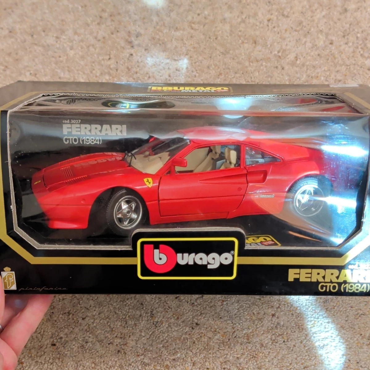 箱付き BBURAGO 3027 FERRARI GTO 1984 1/18 フェラーリ 赤 ダイ