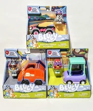 Bluey Full Set Pizza Girls Vehicle w/ Muffin FWD w/ Bluey & Janet Granny Vehicle