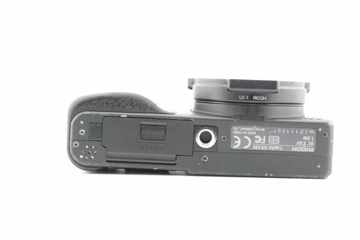 【RICOH】Caplio GX100 with VF-1 Buy Ricoh Caplio GX100 10MP Digital Camera with 3x Wide