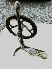 n°1 OLD  TOOL , OUTIL ANCIEN DE DENTISTE XIXe, pied à pédale en fonte Lampe Loft