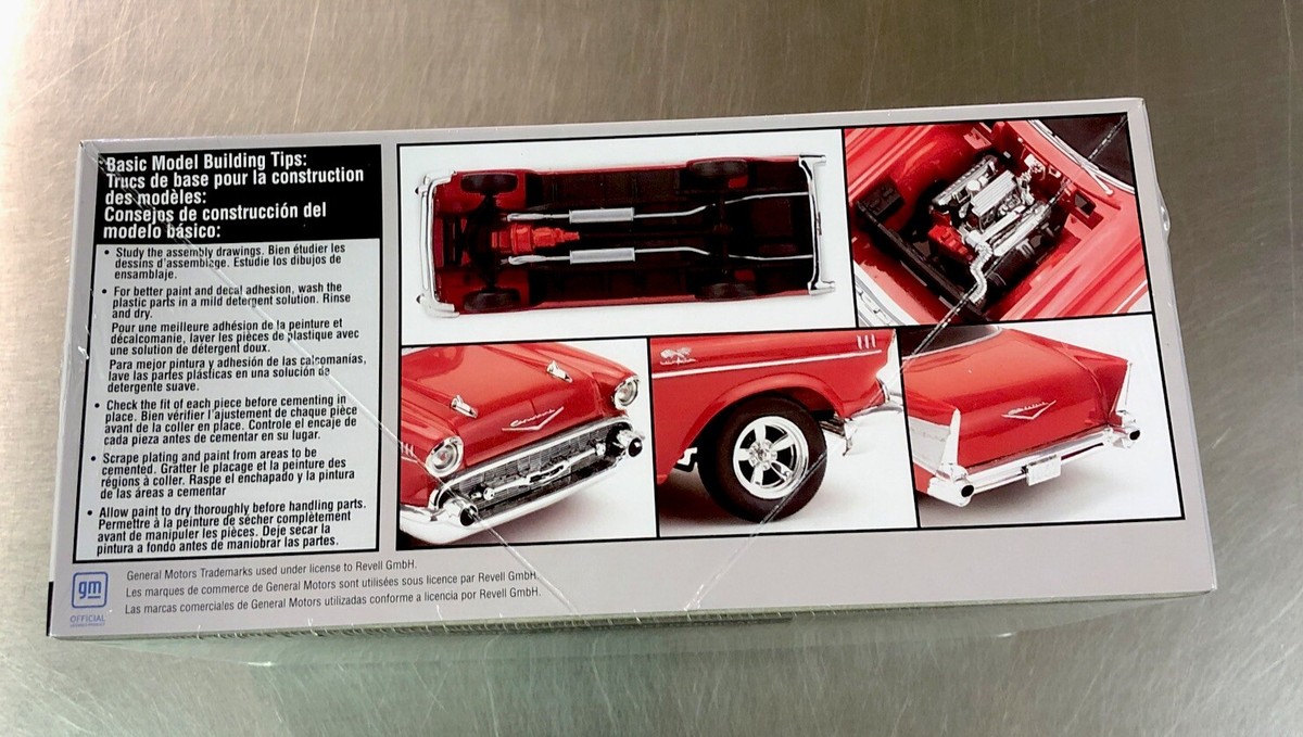 MONOGRAM '57 CHEVY BEL AIR CLASSIC CRUISER MODEL-KIT 1:24