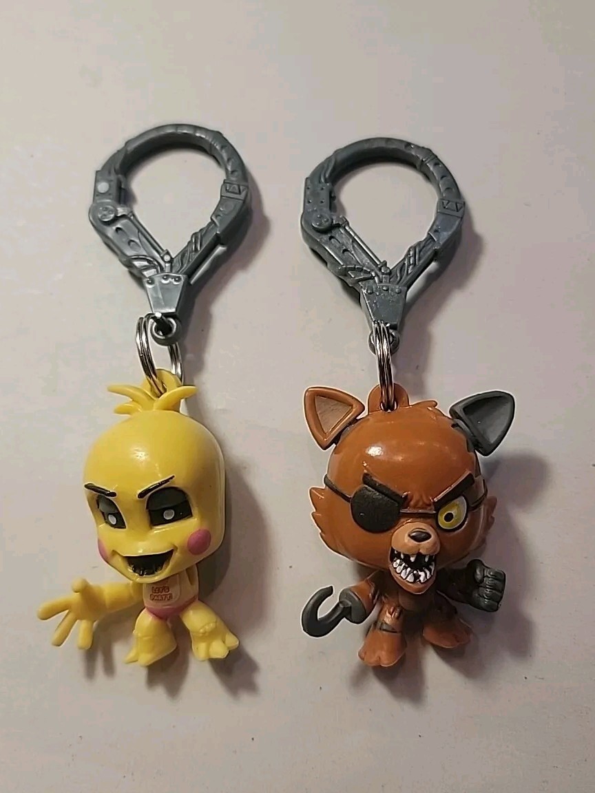 2 Five Nights At Freddy's Foxy & Chica Keychains Backpack Hangers