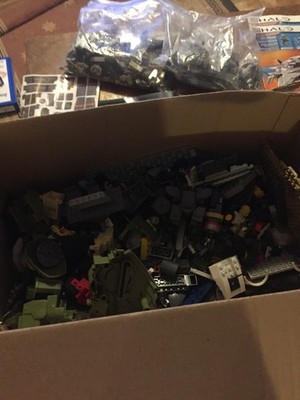 Mega Bloks Halo & Call of Duty MIXED LOT ~8 LBS BOX SIZE 16x12x8 Inches
