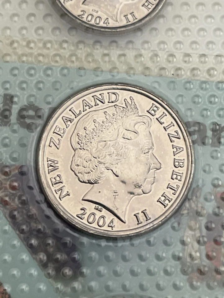 Туристический набор 2004 NZ/German New Zealand с РЕДКИМ двойным ободком монета с ошибкой MULE 10c - Изображение 4 из 4