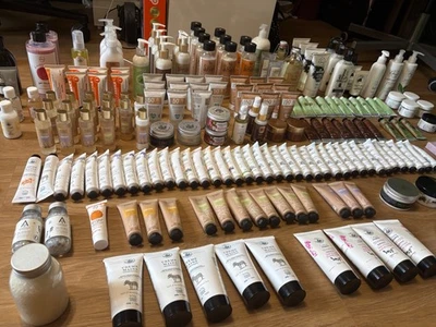 lot de 40 produits cosmetiques - Photo 1/4