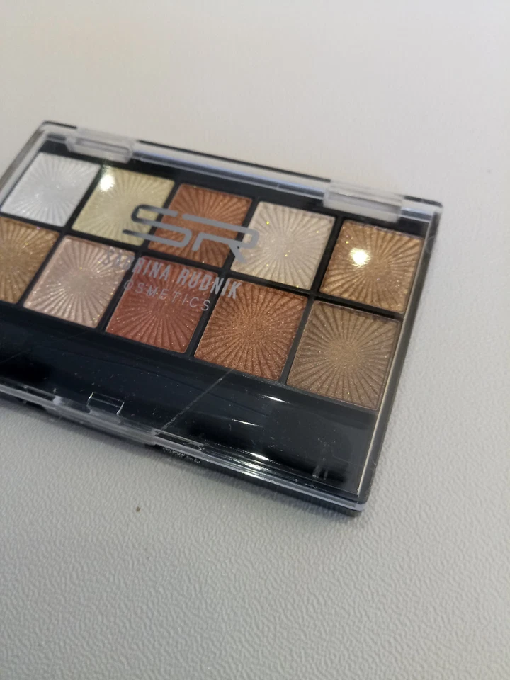 Sabrina Rudnik Cosmetics Liedschatten Palette mit 10 Farben und 1 Tupfer - Bild 4 von 4