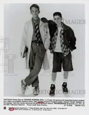1992 Press Photo Neil Patrick Harris & Max Casella on "Doogie Howser, M.D."