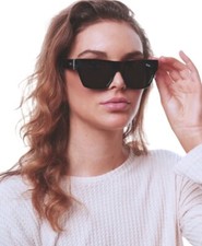 Quay Straight Brow Sunglasses Black Frames Smoke Lens 100 UV Retro Insired NWT