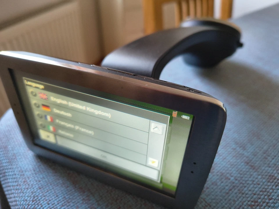 Navigon 8110 Europa Navigationssystem - Bild 3 von 4