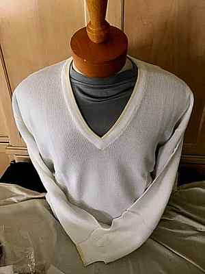 NWT New Mens V-neck L,XL,  Pringle White Waffle Knit Sweater $90 value