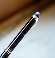 STYLO BILLE MONTBLANC STARWALKER RESINE NOIRE - FINITION PLATINUM - BLUE PLANET