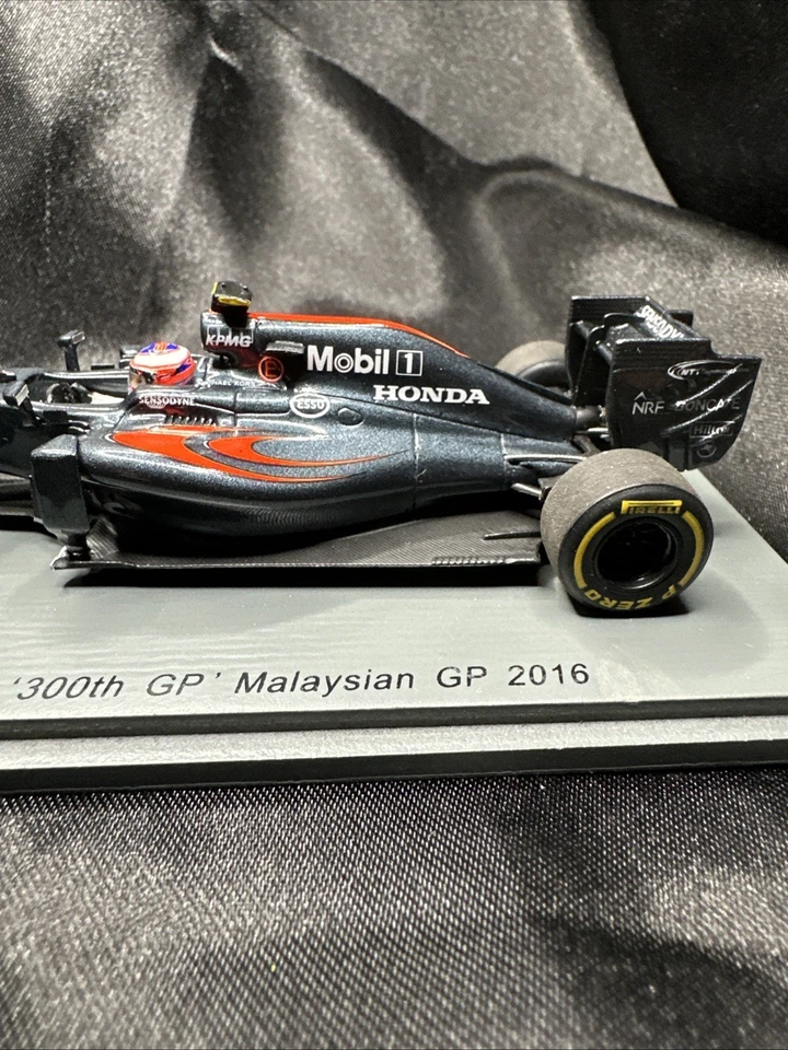 SPARK 1/43 S5024 McLaren MP4/31 Honda #22 GP de Malasia 2016 Jenson Button EE. UU. Foto 3 de 4