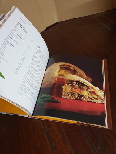 Signed HTF ~ Feast Of Cultural Cuisine From SRI LANKA'S Master Chef Publis Silva - Picture 7 of 16