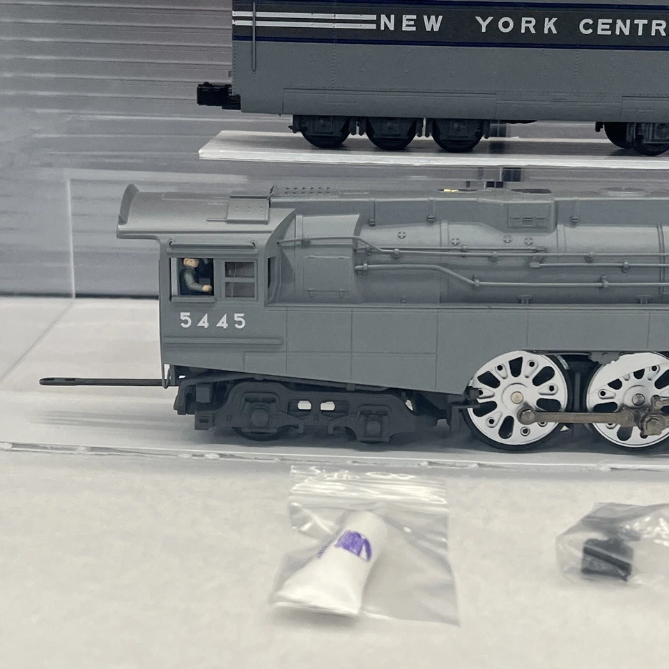 MTH Premier 20-3045-1 New York Central 4-6-4 Dreyfuss UPGRADED PS.3 O Used #5445 - Image 4 of 4