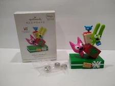Hallmark Keepsake Hoops & Yoyo What's Shakin Ornament Sound MAGIC Hoops&Yoyo NOS