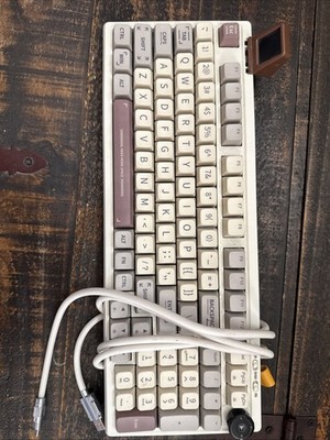 RT100 Mechanical Keyboard 