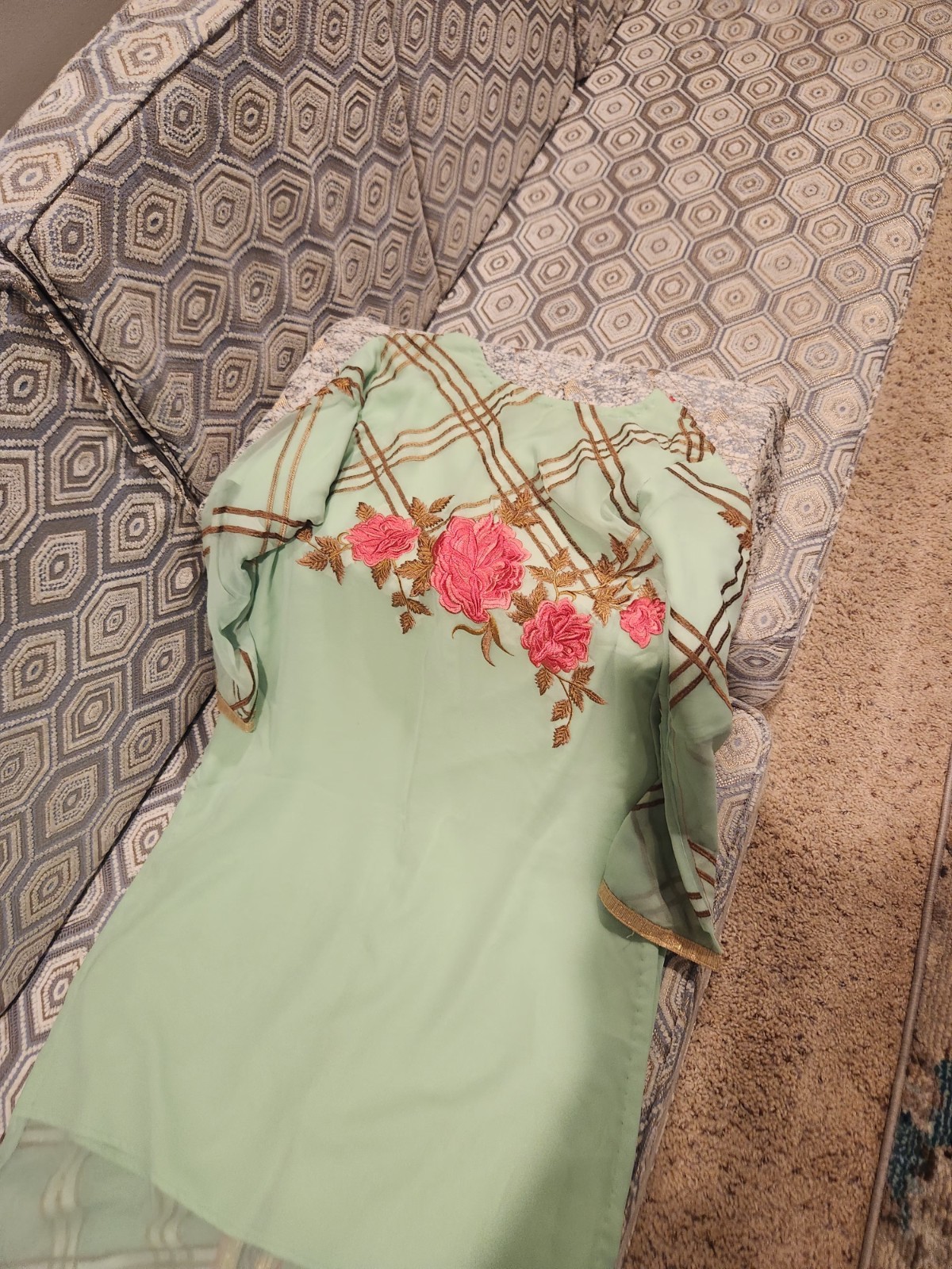 Pakistani Shalwar Kameez - image 3