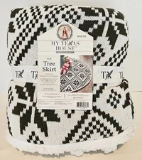 Texas House 52-Inch Noah Christmas Tree Skirt ~White w/Green Snowflakes~Knit~NWT