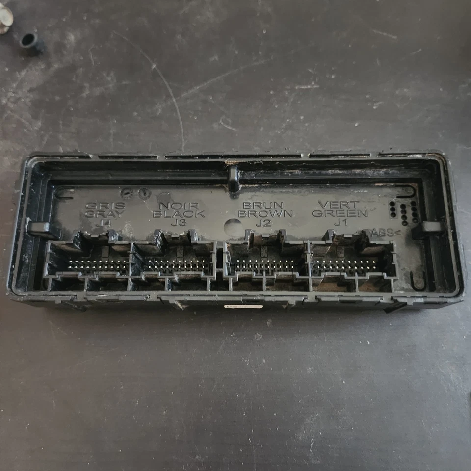 GM CADILLAC ESCALADE SUBURBAN TAHOE YUKON 2016 módulo de control 13598177  Foto 2 de 3