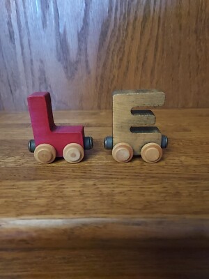 Maple Landmark Name Train Magnetic Alphabet Letters L & E