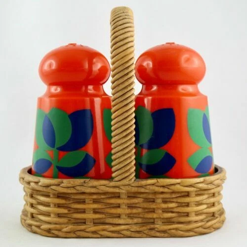 Arts de la table, cuisine du XXe siècle et récents en plastique