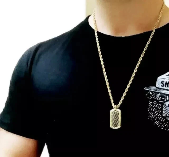 Colgante con etiqueta de perro de diamantes de corte redondo de 2 quilates enchapado en oro amarillo de 14 k Foto 4 de 4