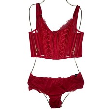 Victorias Secret DREAM ANGELS Lingerie Set RED Lace Trimmed Top Cheeky Bottoms M