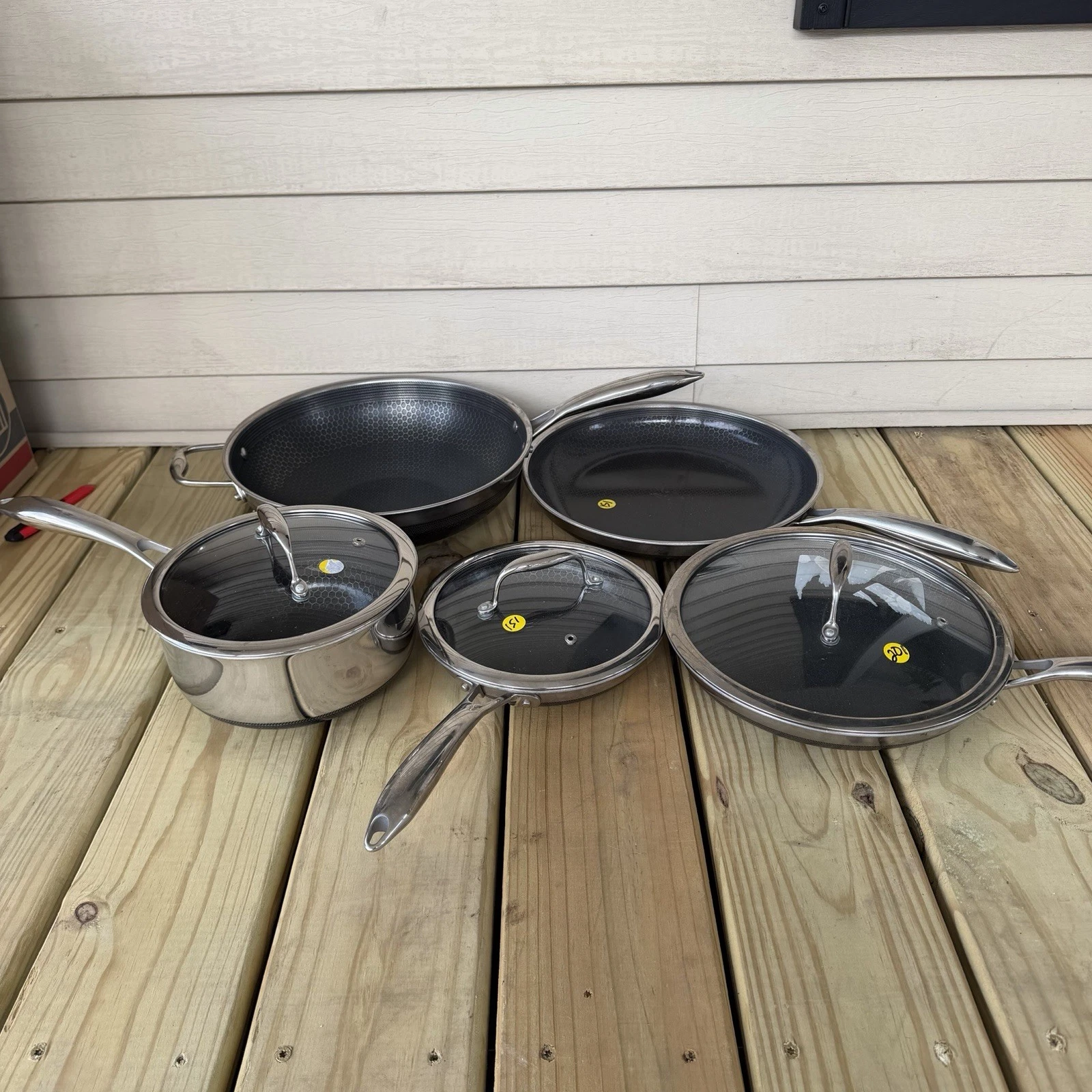 Hexclad Hybrid Cookware 8 Piece Set Preowned Great Condition
Opens in a new window or tab