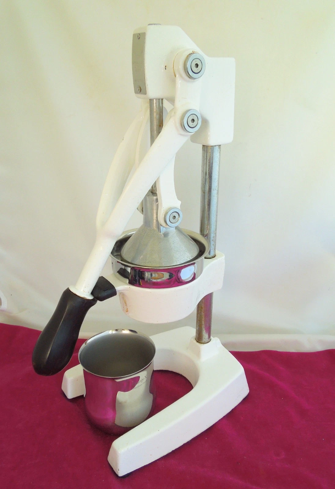 Orange X Juicer Commercial Grade Citrus Hand Press White LARGE Size Heavy Duty
Opens in a new window