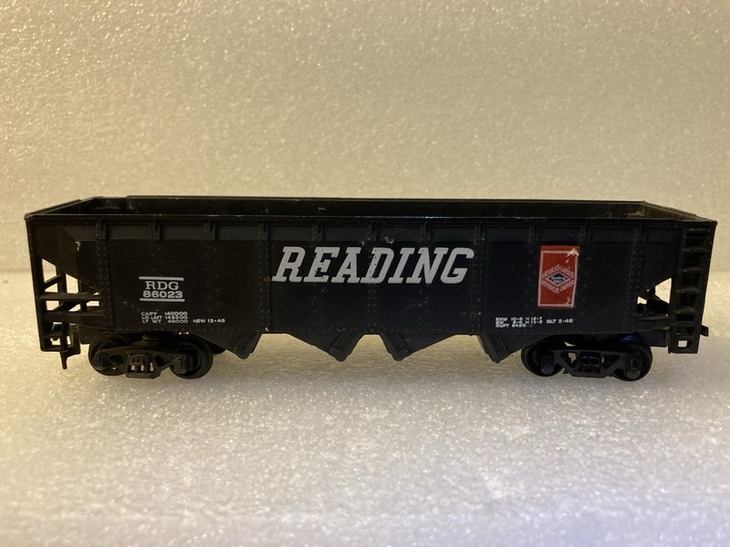 Bachmann HO Scale Reading RR Quad Bay Uncovered Hopper 1208X6217-1025