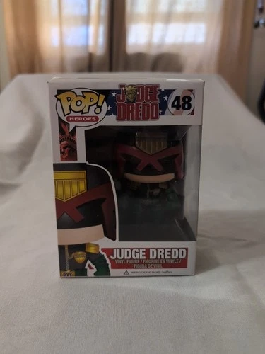 Funko Pop! Vinyl: DC Universe - Judge Dredd #48