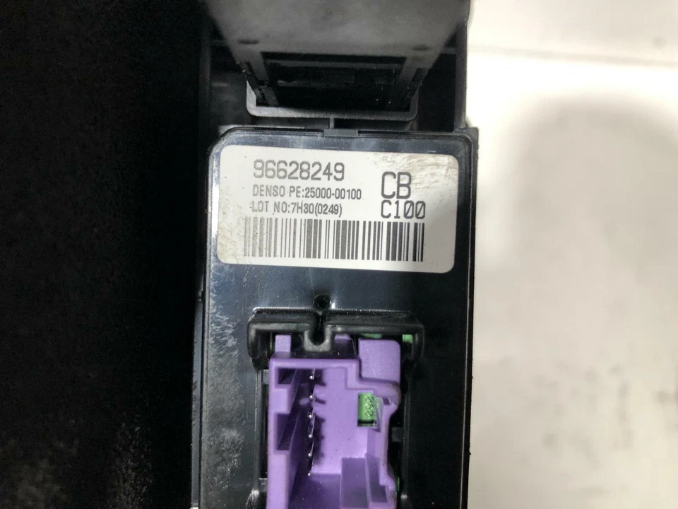 Holden Captiva Display Cluster/Switches CG 09/2006-02/2011 - image 4 of 4