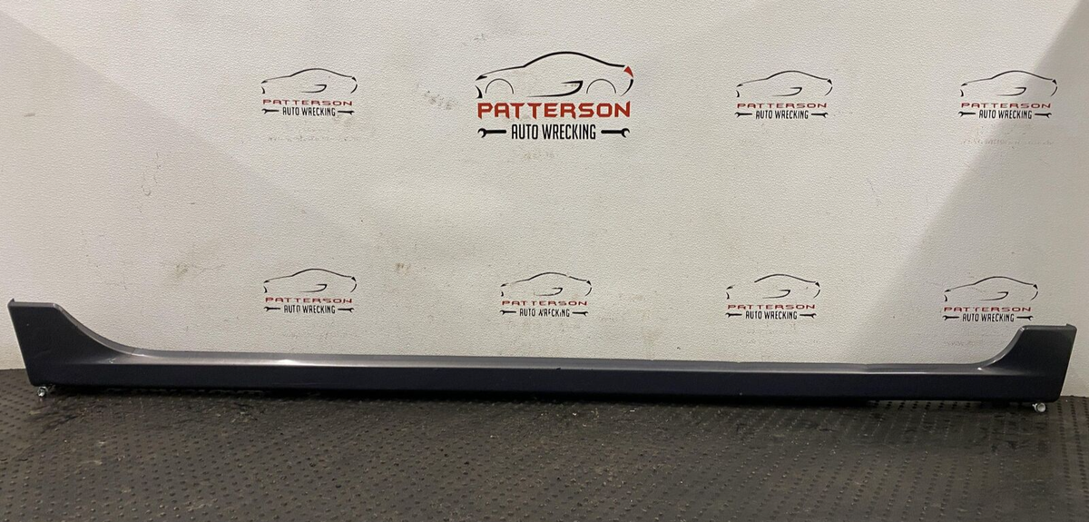 09 MAZDA 3 PASSENGER RIGHT ROCKER PANEL SIDE SKIRT TRIM MOLDING